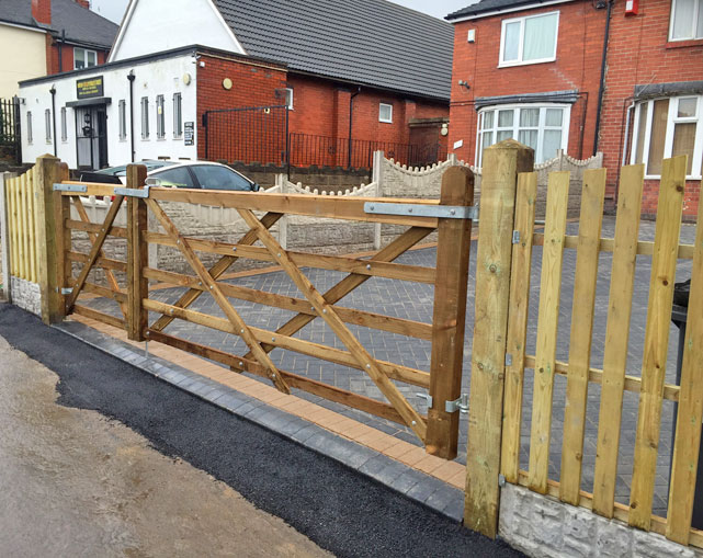 Wooden Farm Gates Stoke